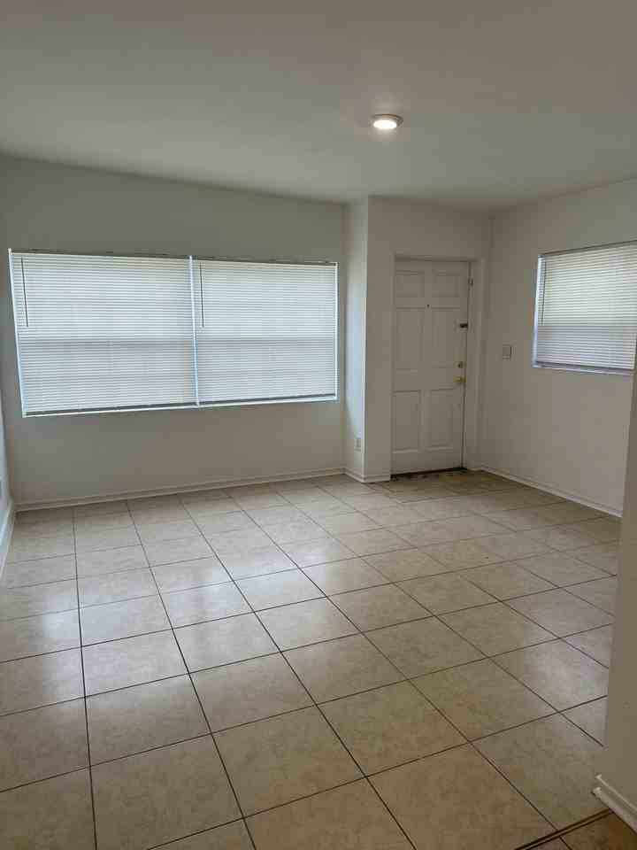 1716 East Kaley Avenue - Photo 3 of 13