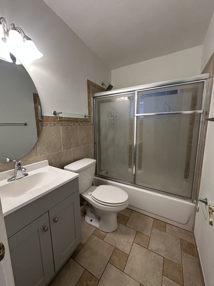 1716 East Kaley Avenue - Photo 5 of 13