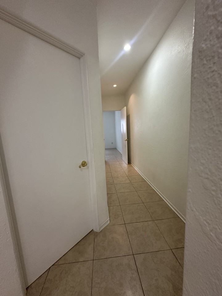 1716 East Kaley Avenue - Photo 7 of 13