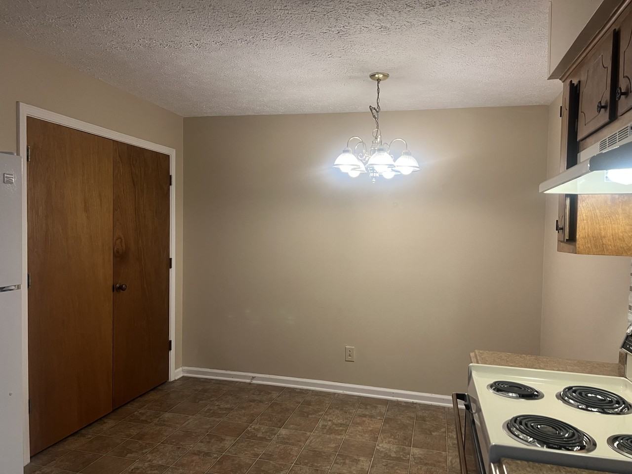 Nottingham Apartments - Photo 3 of 10