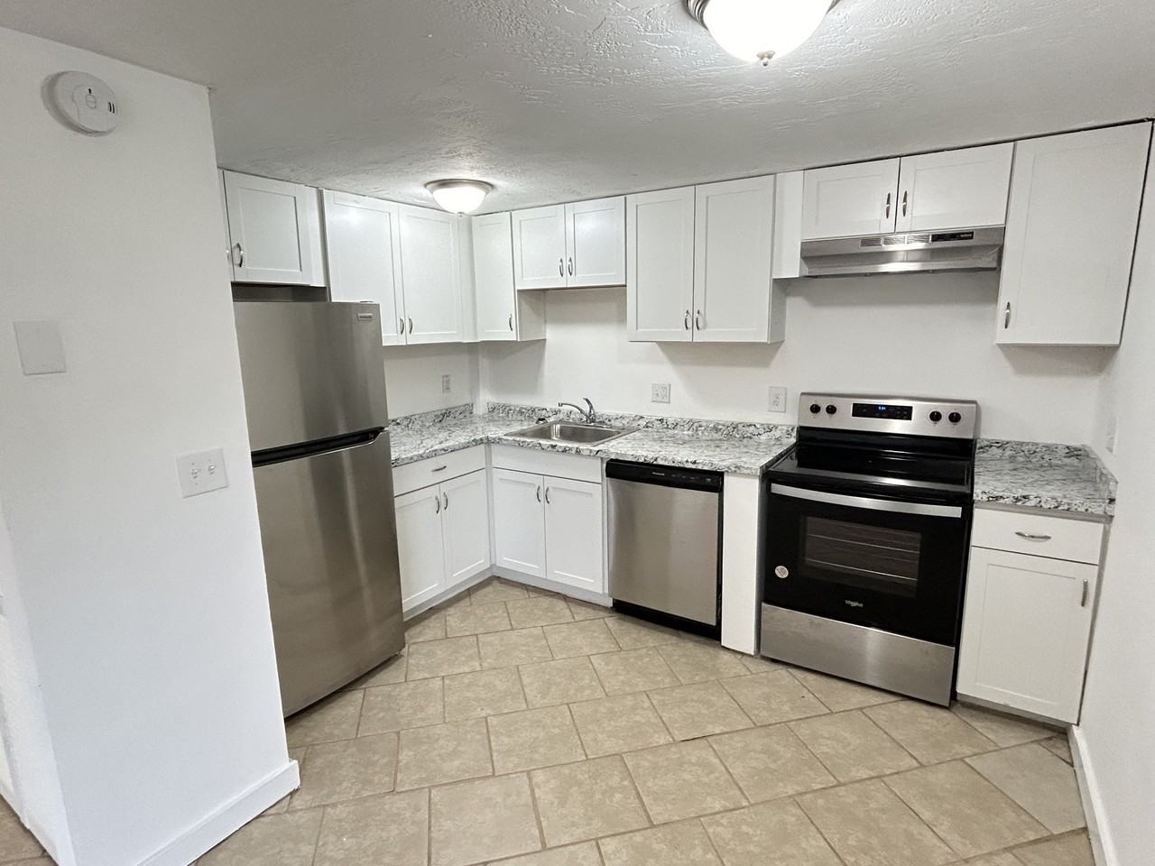 313 Laurel Street - Photo 2 of 34