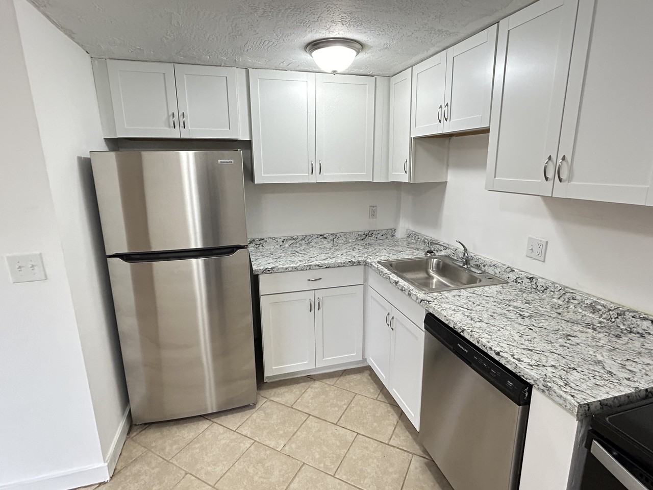 313 Laurel Street - Photo 3 of 34