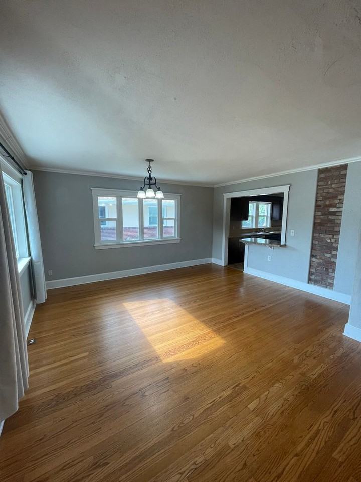 2602 S 900 E - Photo 3 of 22