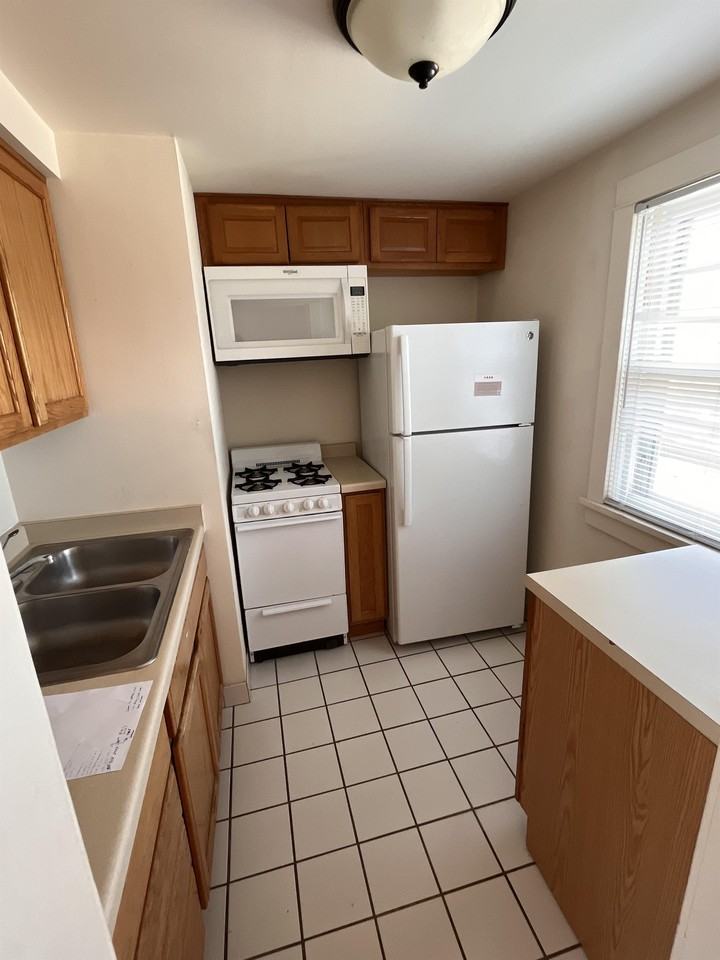 121 East Gorham Street - Photo 3 of 31