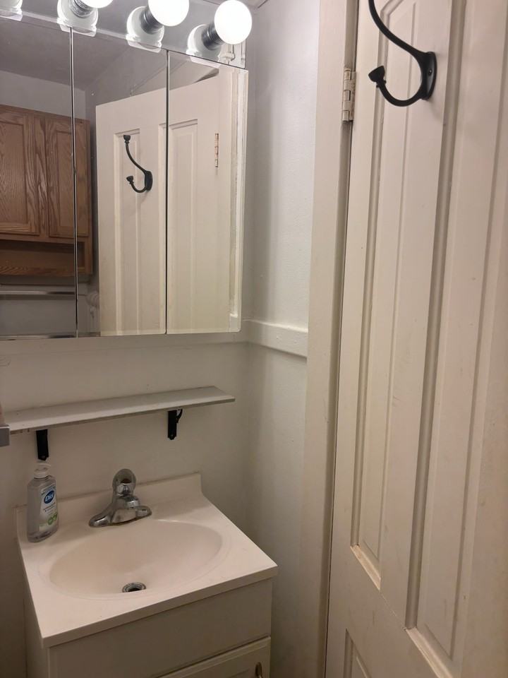 121 East Gorham Street - Photo 5 of 31