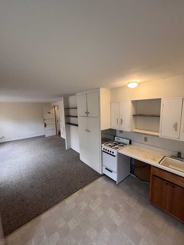 125 East Gorham Street - Photo 4 of 50