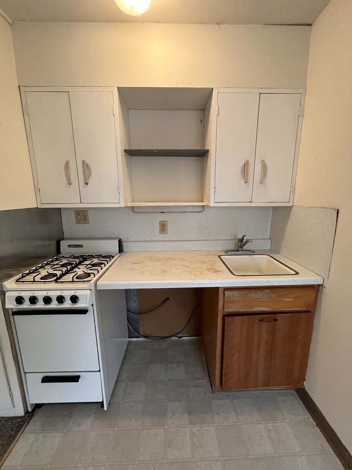 125 East Gorham Street - Photo 5 of 50