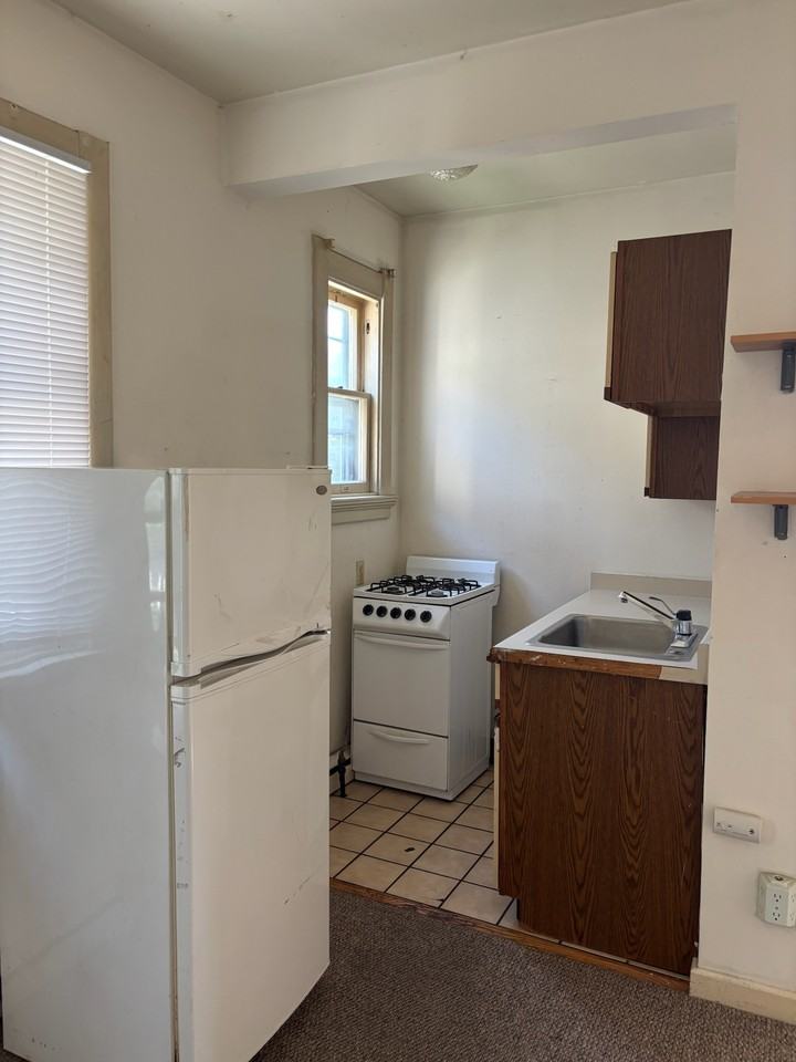 125 East Gorham Street - Photo 5 of 22