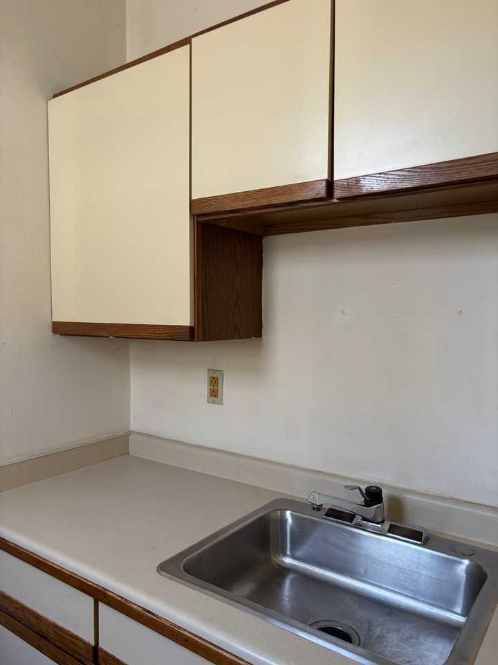 125 East Gorham Street - Photo 7 of 22