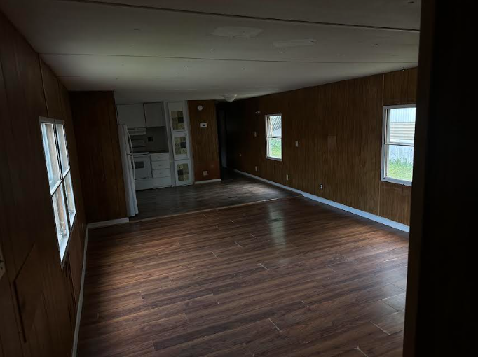 Hi Court - Photo 2 of 3