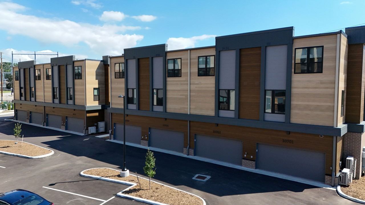 Skyline On Stokes - Photo 2 of 25