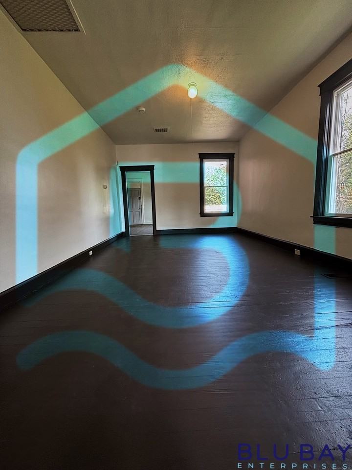 111 West Side Avenue - Photo 2 of 12