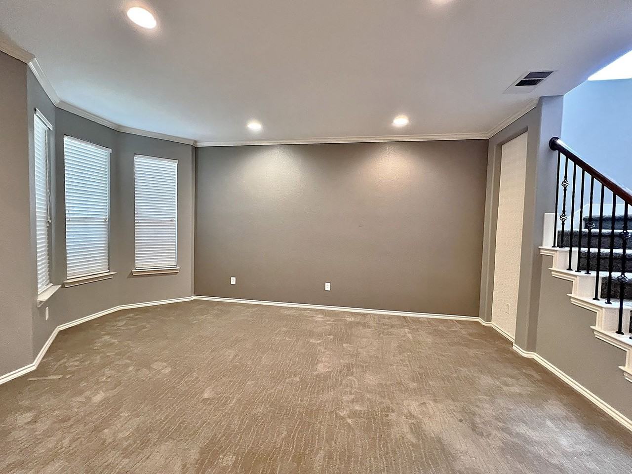 9205 Marble Falls Dr - Photo 3 of 17