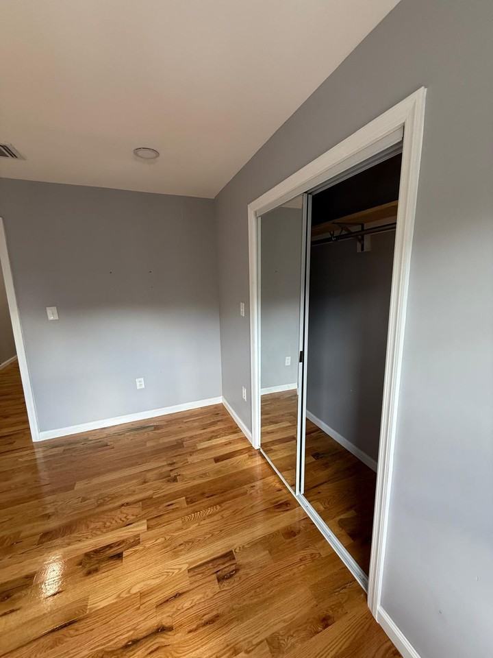 311-323 Clinton Avenue - Photo 7 of 22