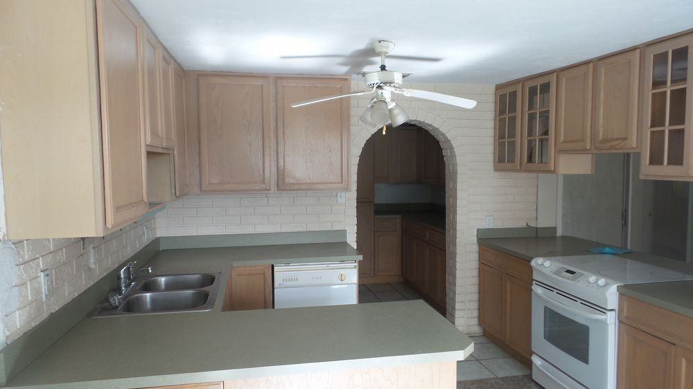 879 Loomis Ave - Photo 3 of 10