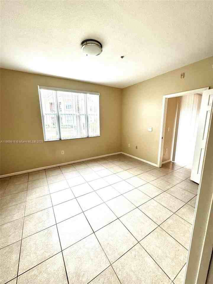 4402 Sw 160th Ave #910 - Photo 7 of 22