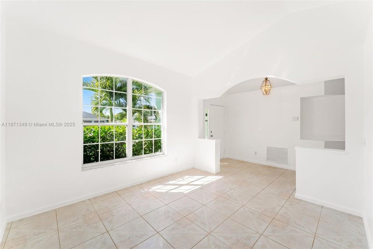 4657 Southwest Leeward Street #0 - Photo 5 of 25