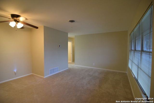 4527 Eisenhauer Rd - Photo 2 of 25