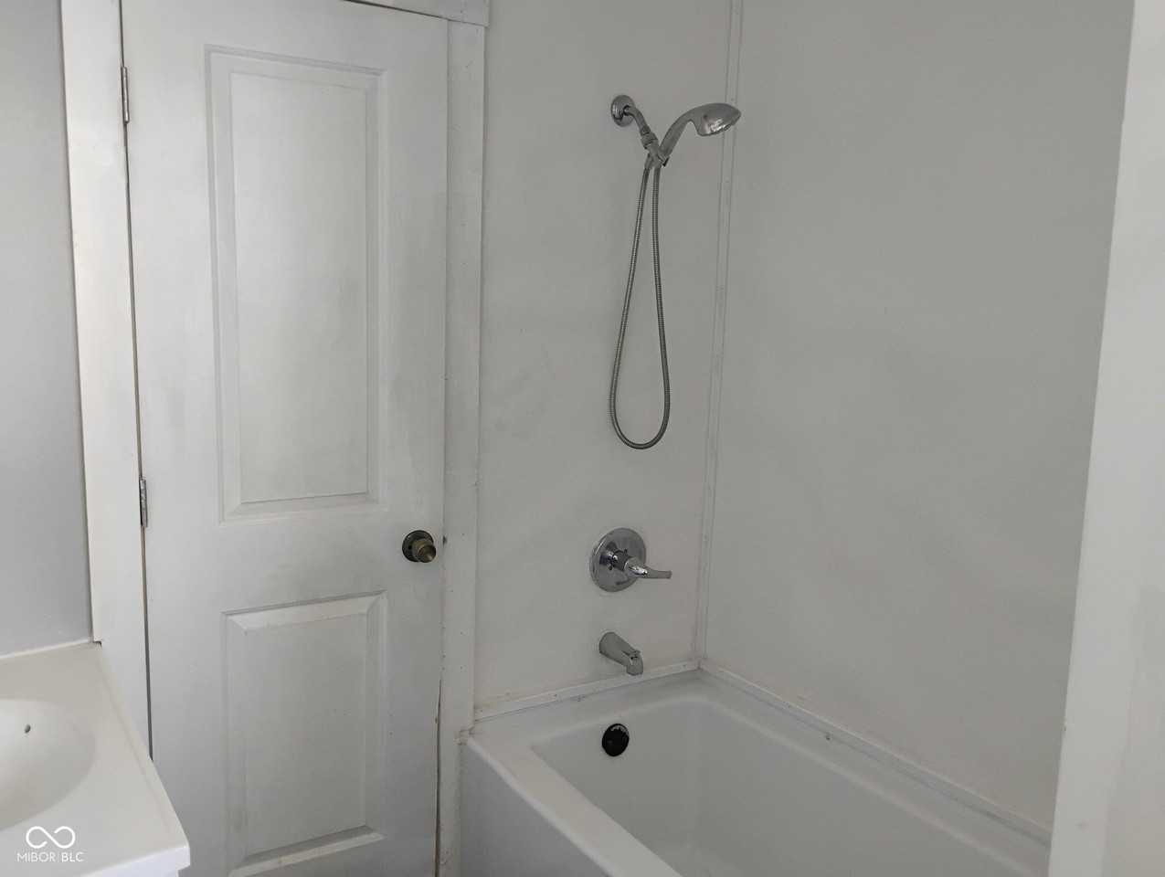 316 East Franklin Street #2 - Photo 5 of 8