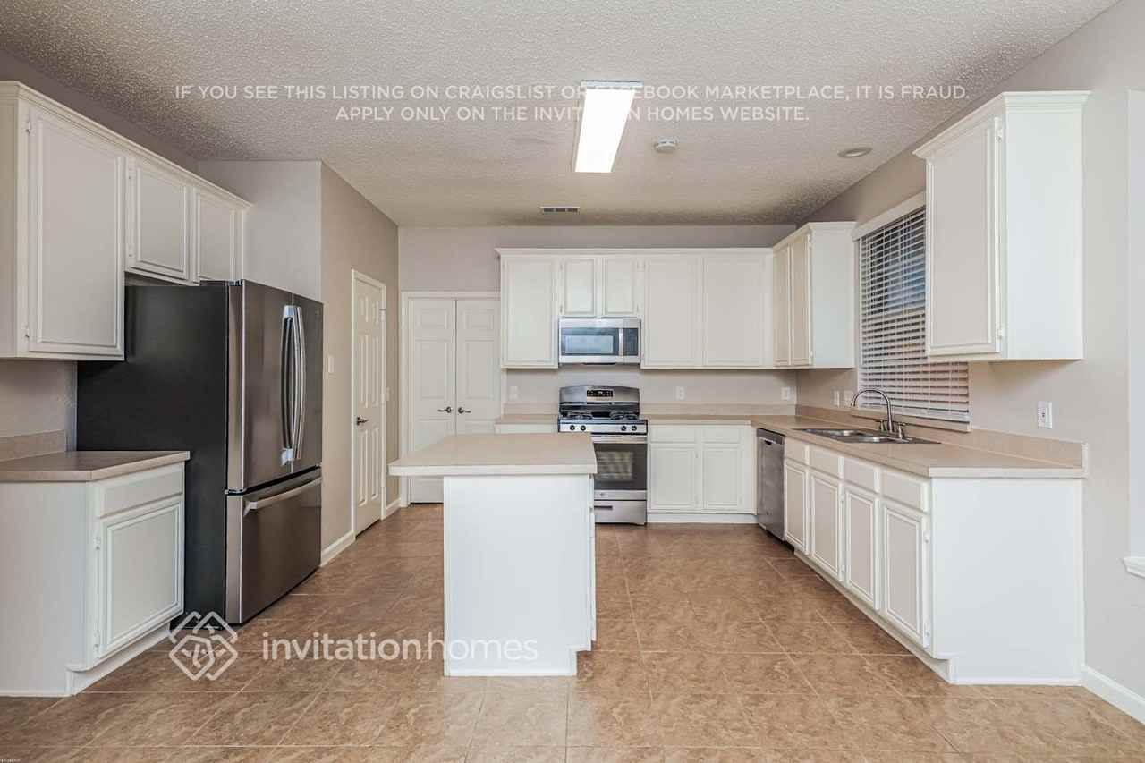 10313 Napa Valley Drive - Photo 4 of 15