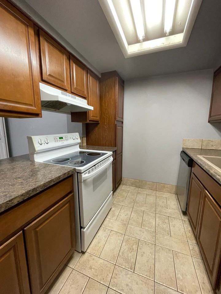 12103 Melody Dr #16-304 - Photo 3 of 24