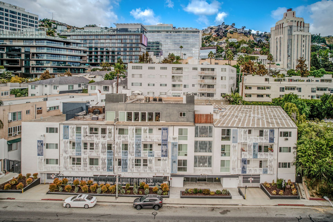 8375 Fountain Ave - Photo 6 of 12