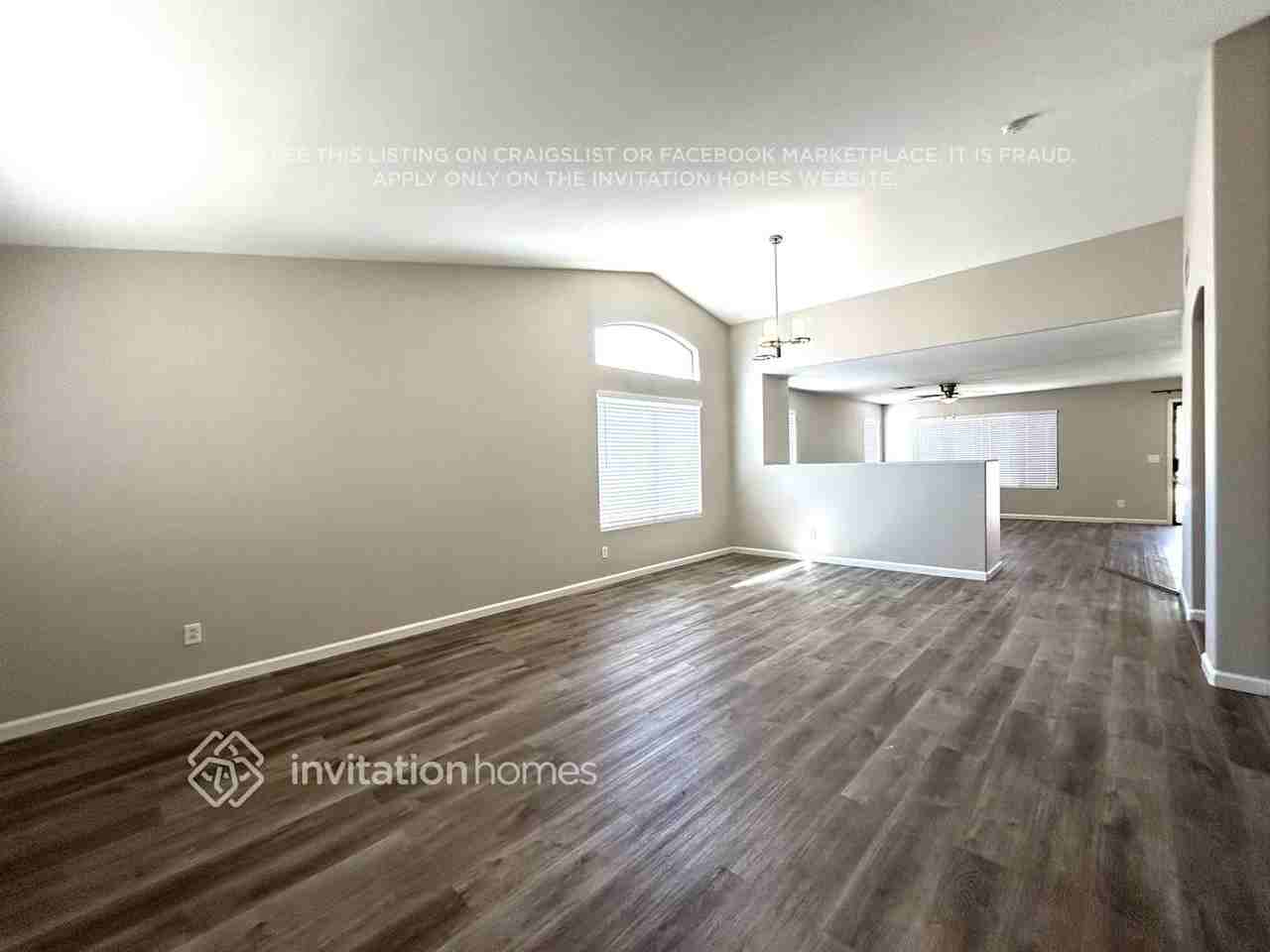 10378 W Piccadilly Rd - Photo 3 of 17