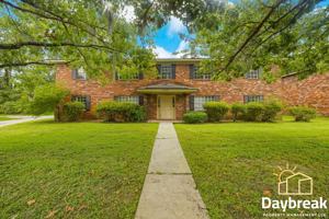 featured image of 10913 Queen Ann Ct