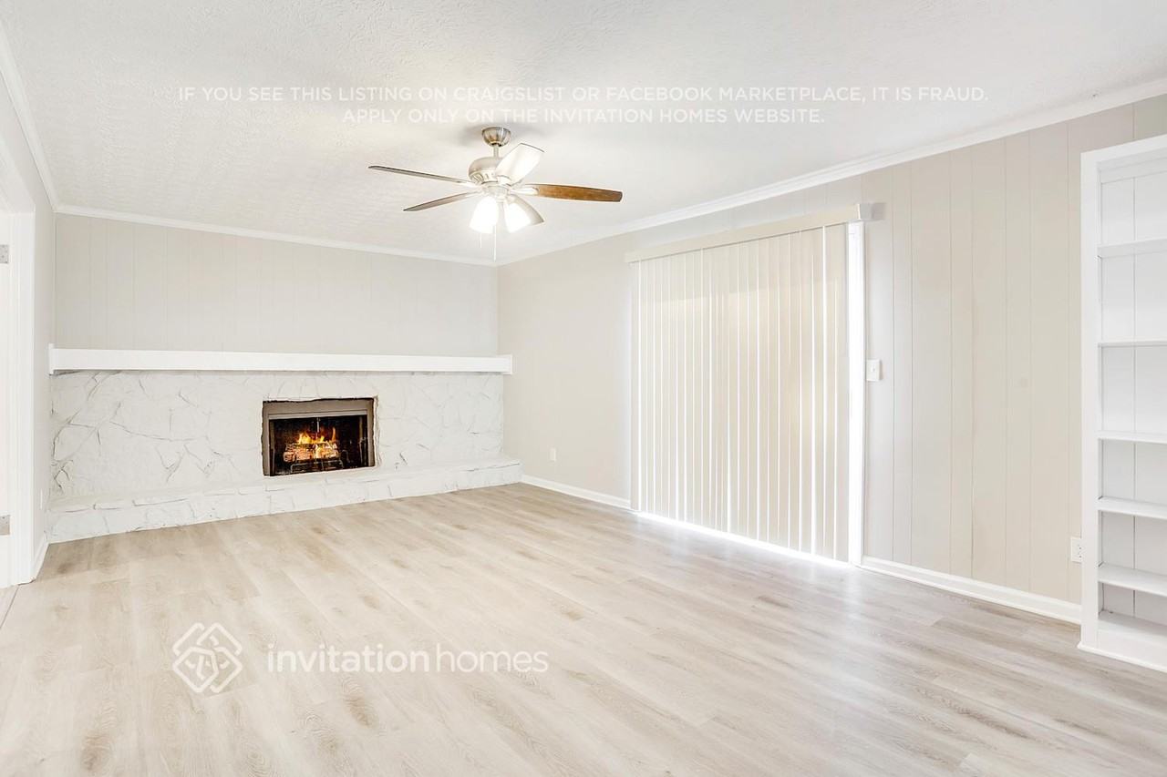 488 Pineburr Ln - Photo 2 of 20