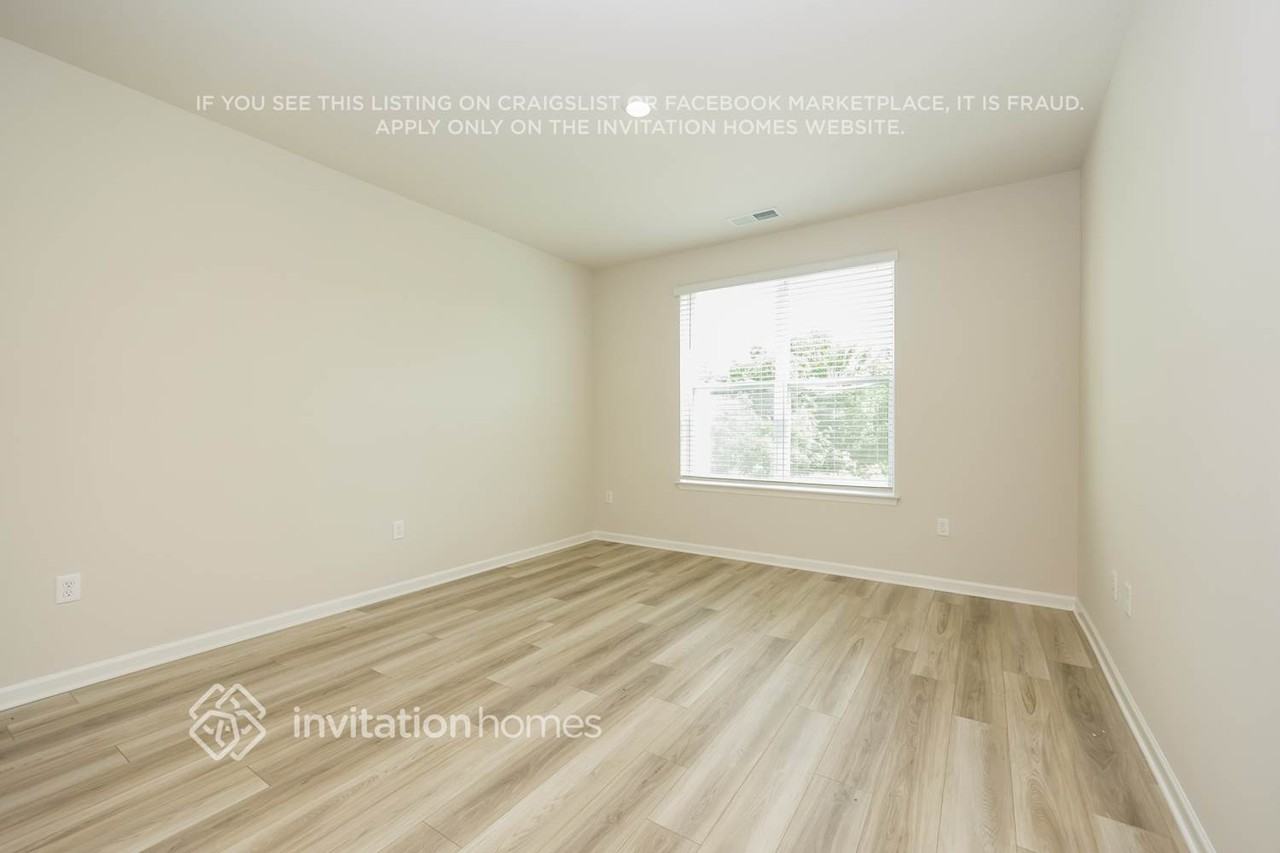 1001 Legacy Ct - Photo 4 of 21