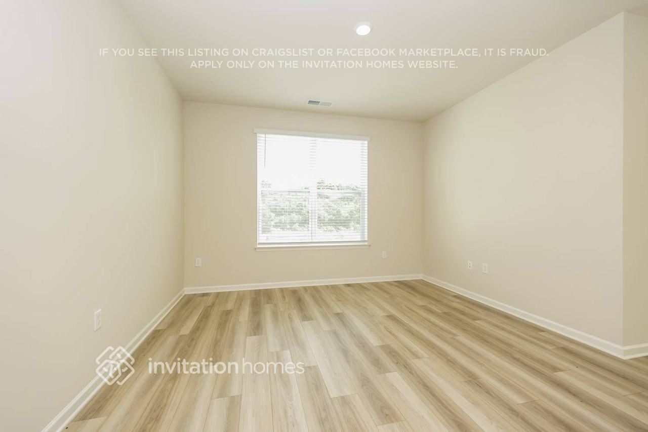 1001 Legacy Ct - Photo 5 of 21