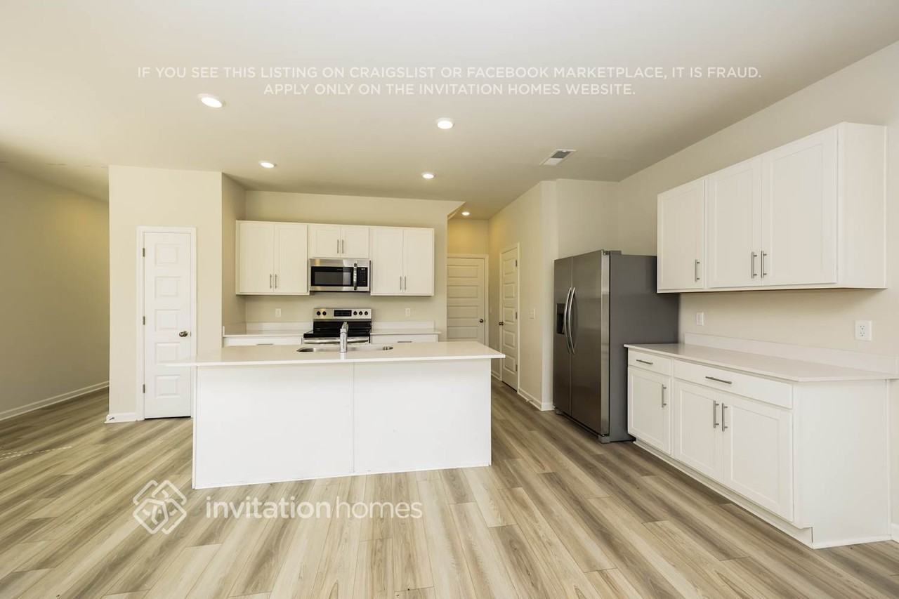 1001 Legacy Ct - Photo 6 of 21