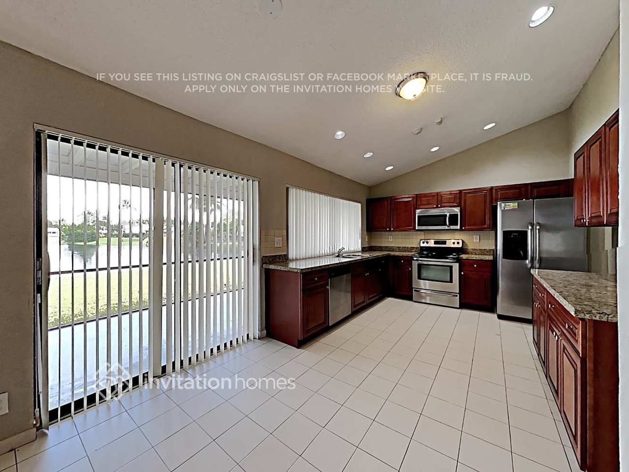 9841 Nw 10th Ct - Photo 5 of 20