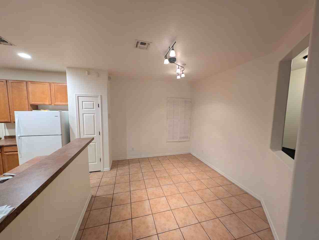 8445 N Avenida De La Bellota - Photo 7 of 27
