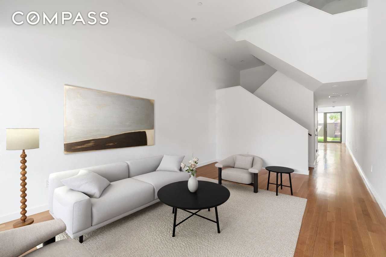 33 Carroll St - Photo 2 of 13