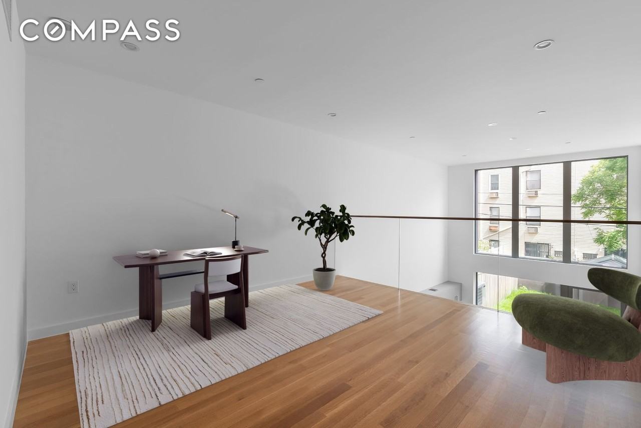 33 Carroll St - Photo 6 of 13