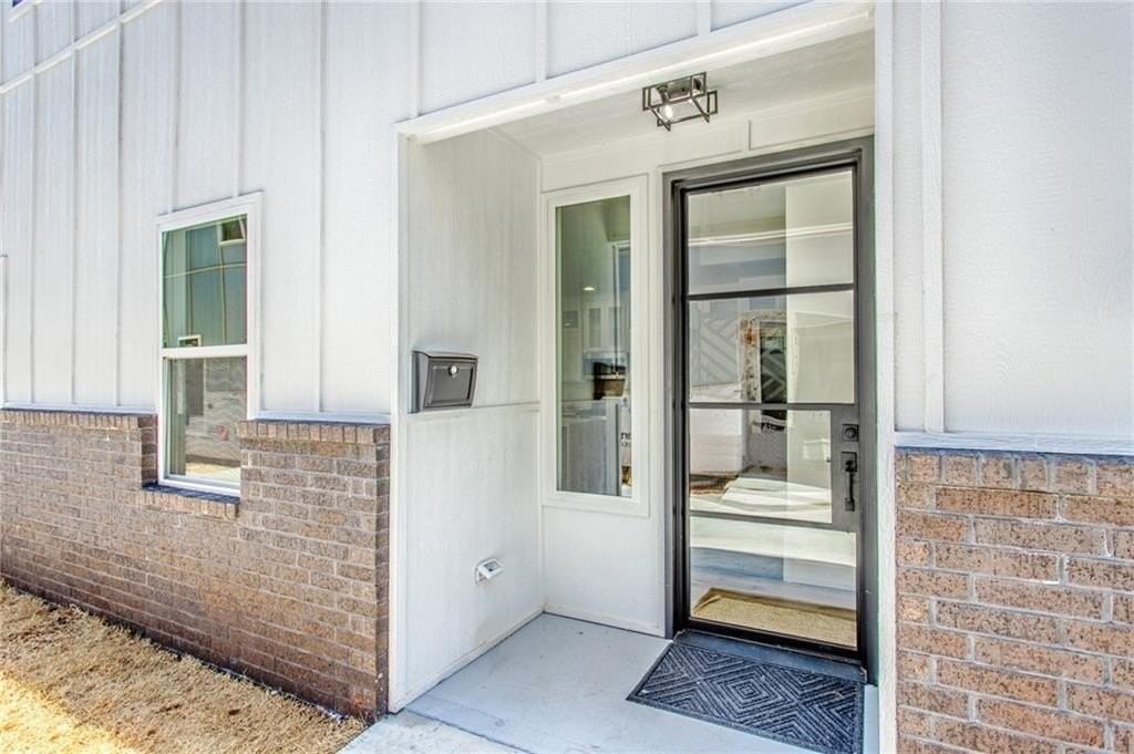 1106 Nw 79th St - Photo 2 of 21