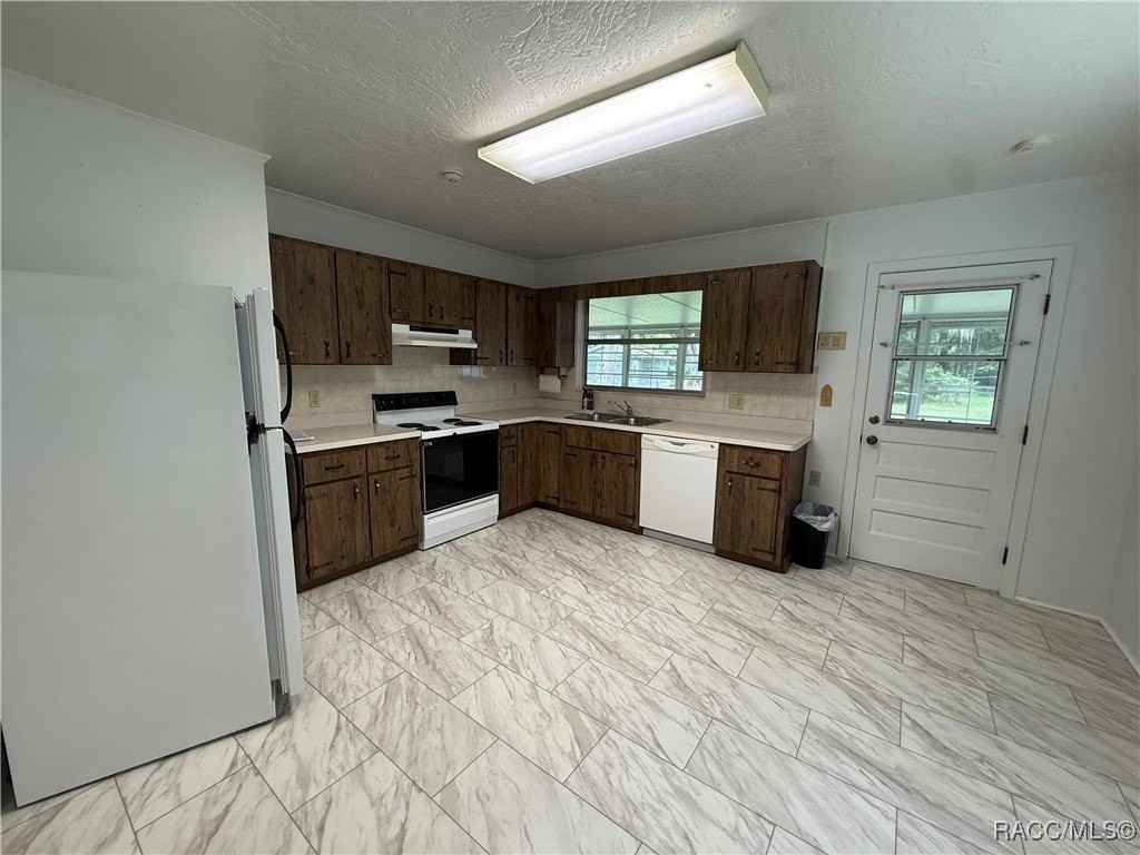 8035 E Gospel Island Rd - Photo 4 of 12