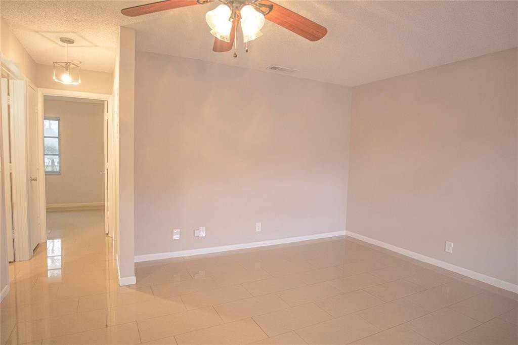 416 Lakeside Dr #129 - Photo 6 of 20