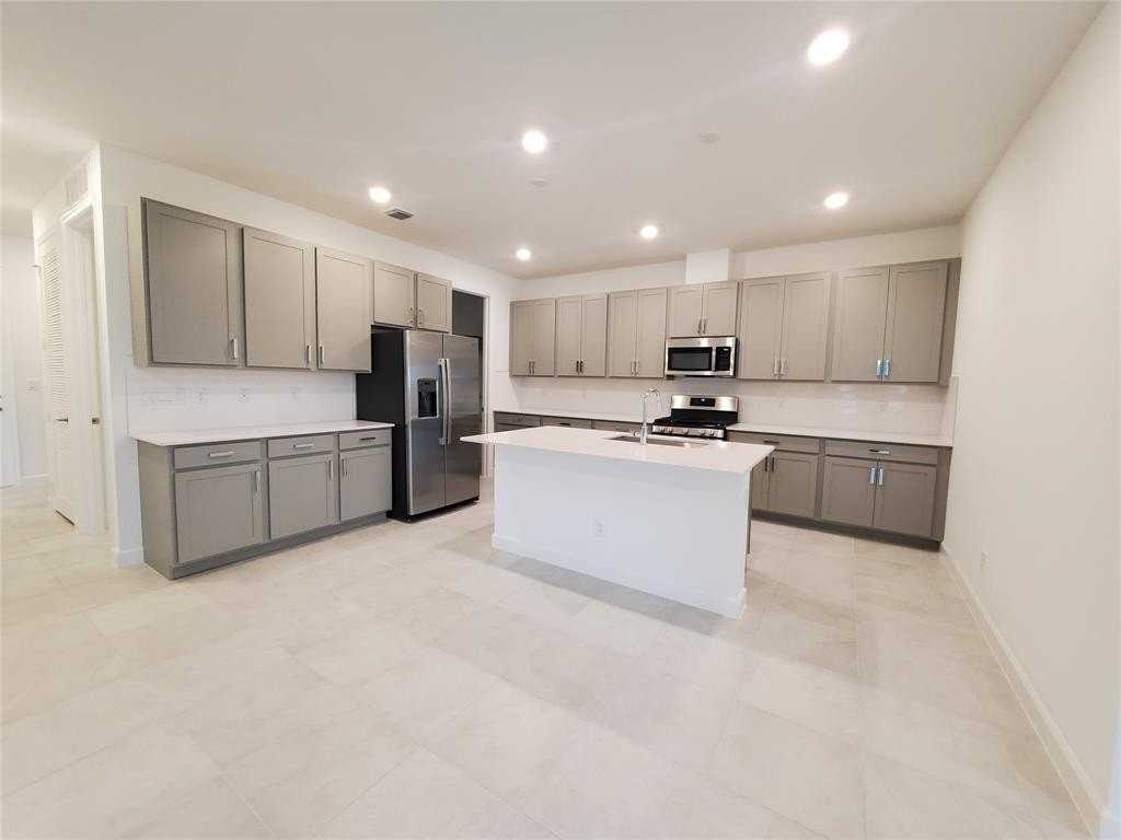 1313 Haywagon Trl - Photo 6 of 27