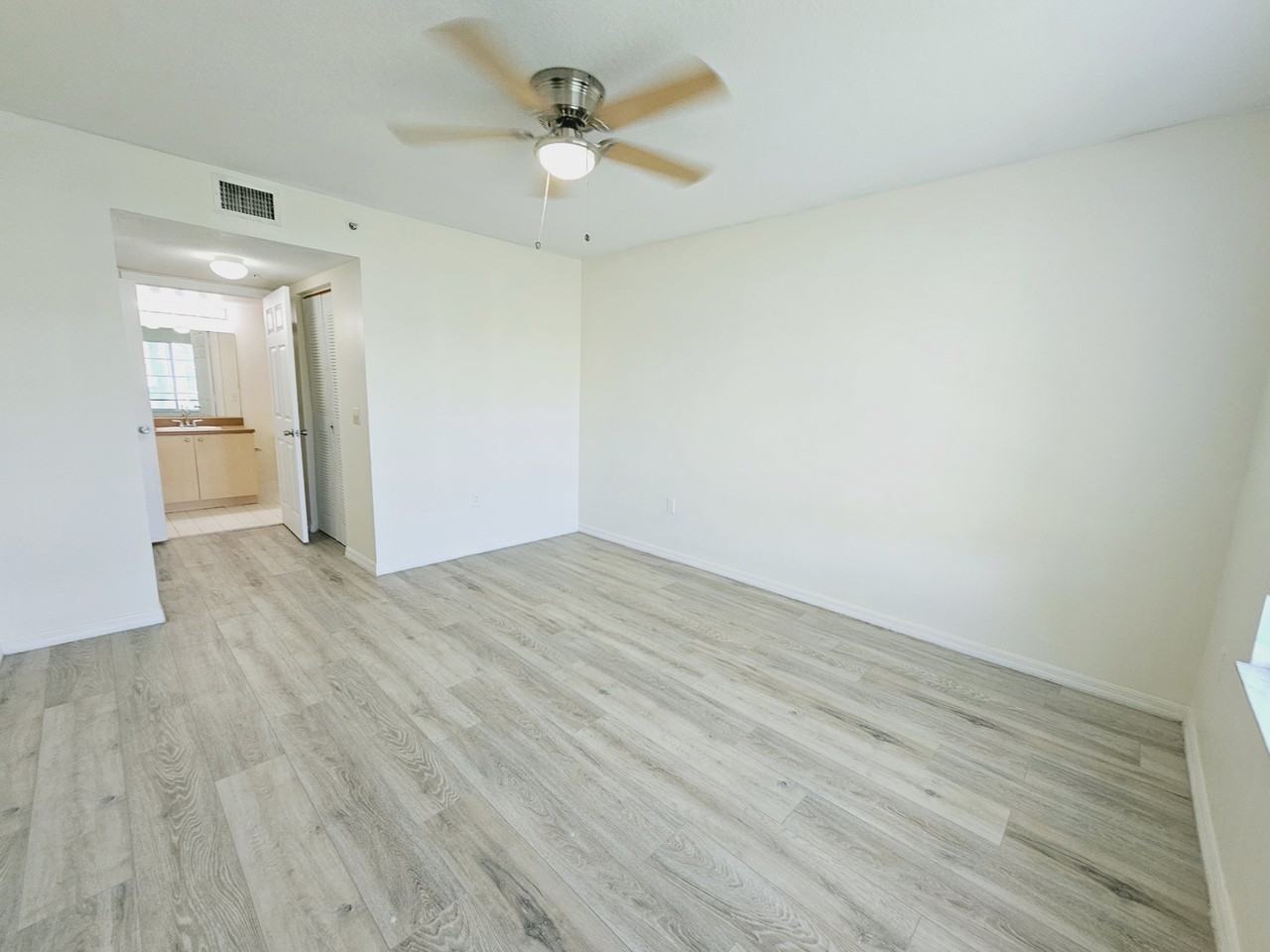 4151 San Marino Blvd #208 - Photo 4 of 21