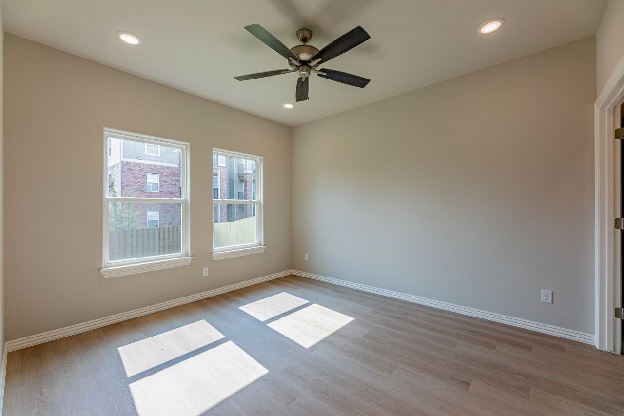 1407 Southwest Poigai Way #1 - Photo 3 of 27