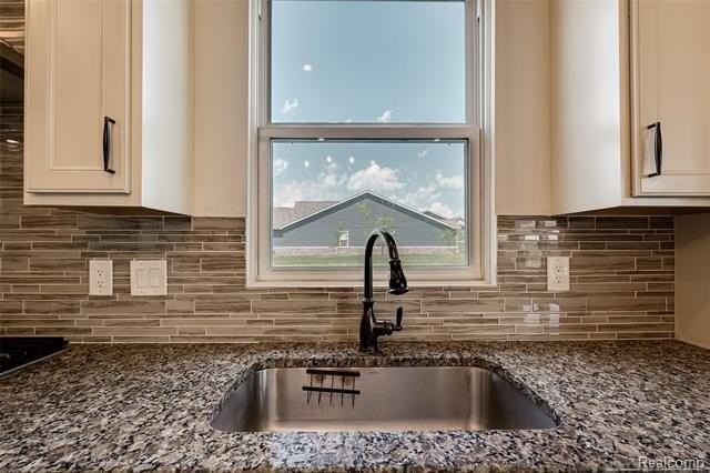 4145 Avery Rd - Photo 7 of 43