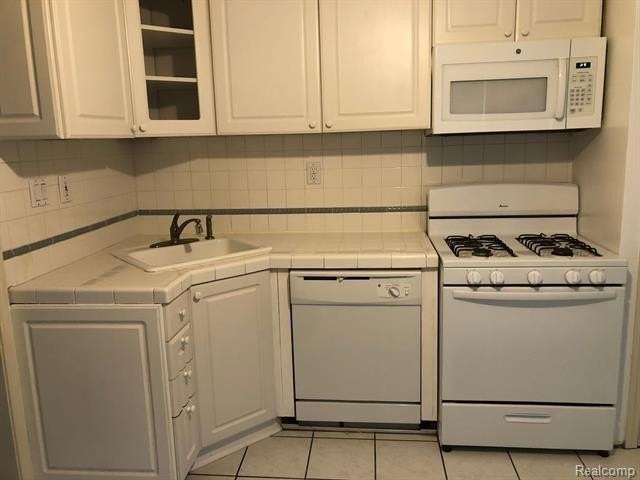 16811 Beech Daly Rd - Photo 3 of 12