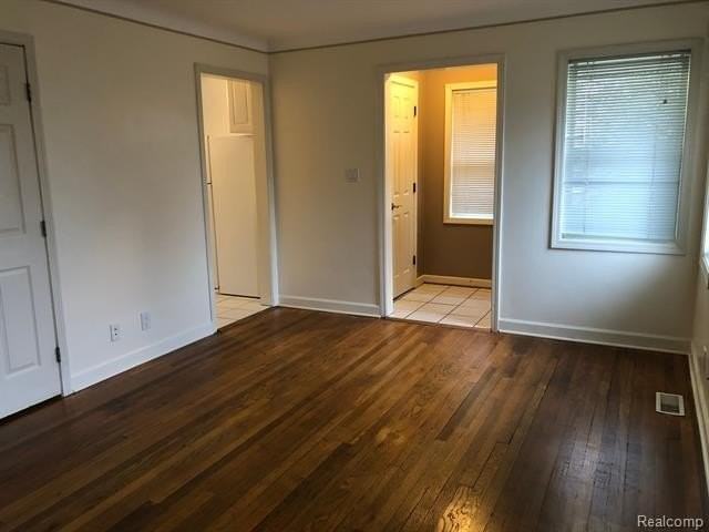 16811 Beech Daly Rd - Photo 7 of 12