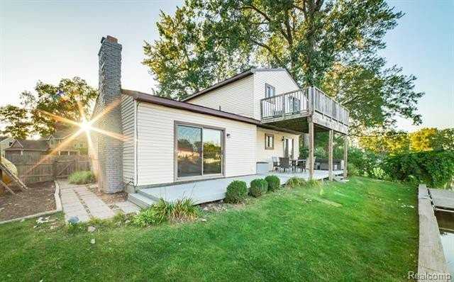 1253 Bamford Dr - Photo 2 of 34