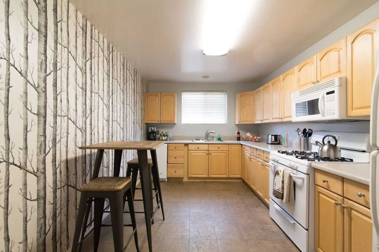 1705 Logan Ave - Photo 4 of 22