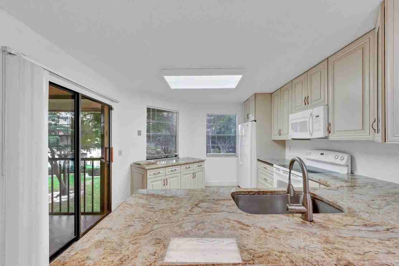 6698 Montego Bay Blvd #F - Photo 6 of 34