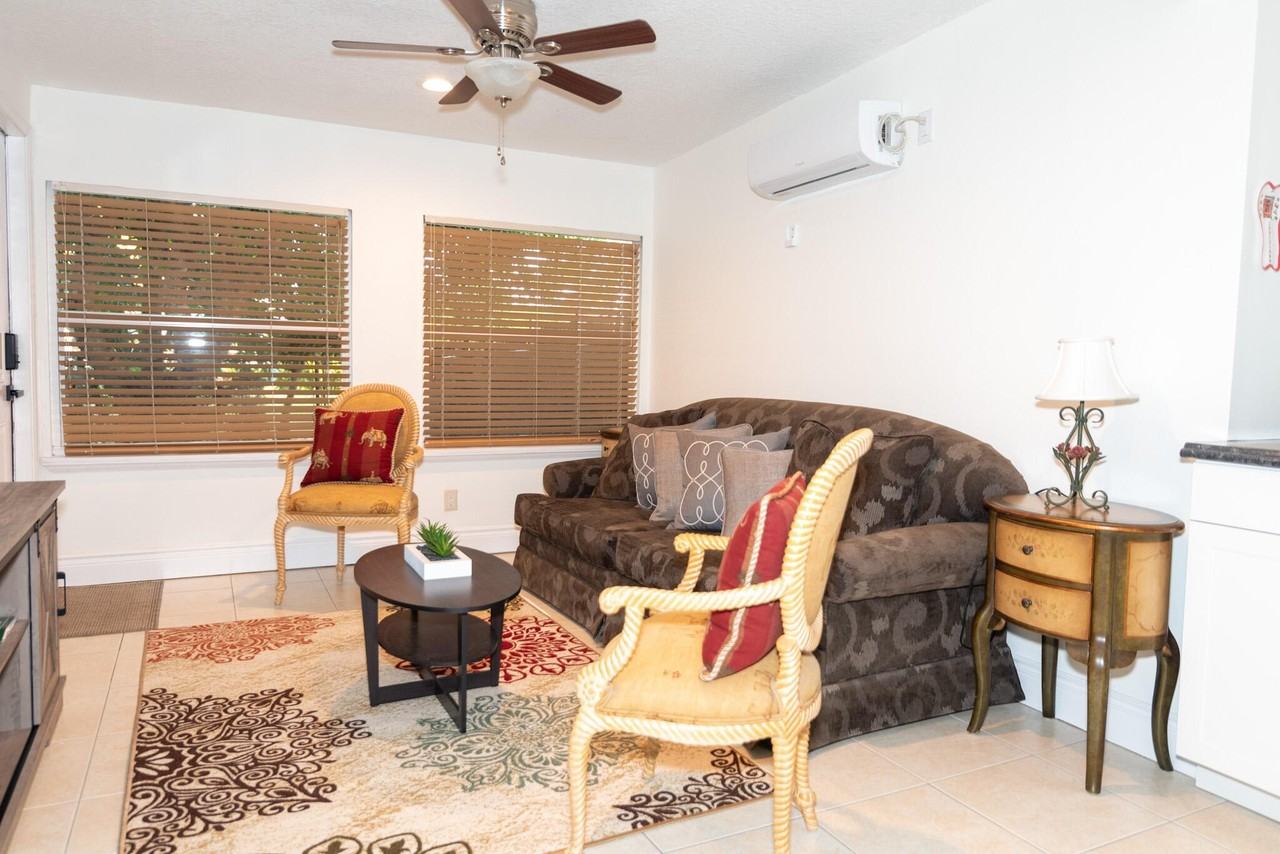 820 Lantern Tree Ln - Photo 3 of 9