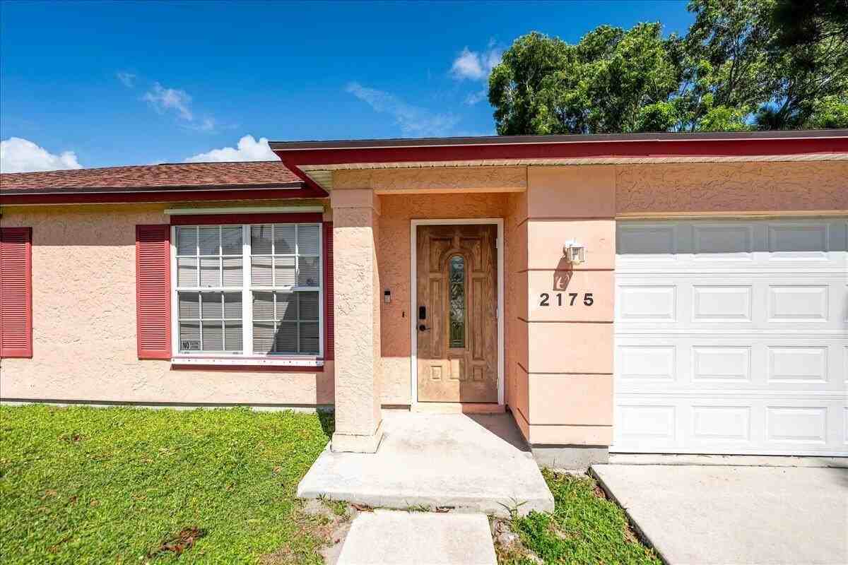 2175 Southeast Heathwood Circle - Photo 5 of 50